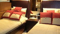 SUN GLIDER II - Twin Cabin
